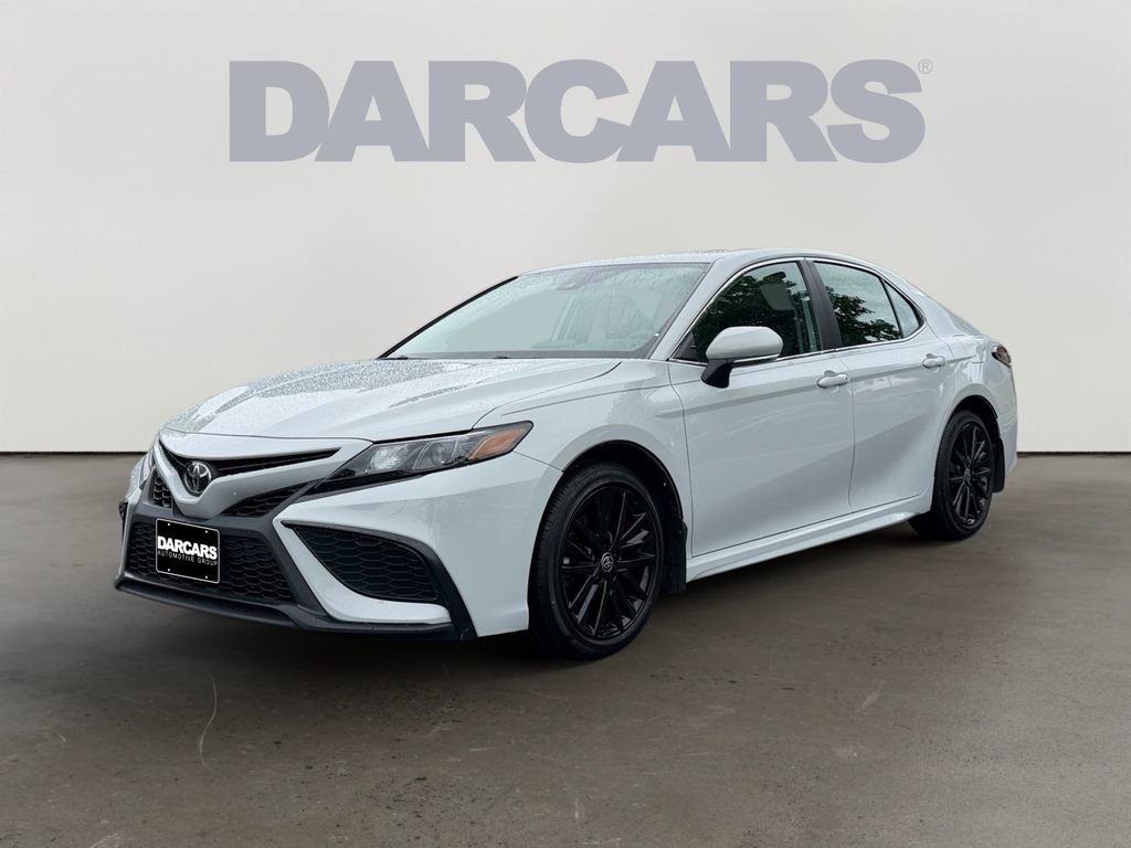 Used 2023 Toyota Camry SE w/ Cold Weather Package FWD image 2