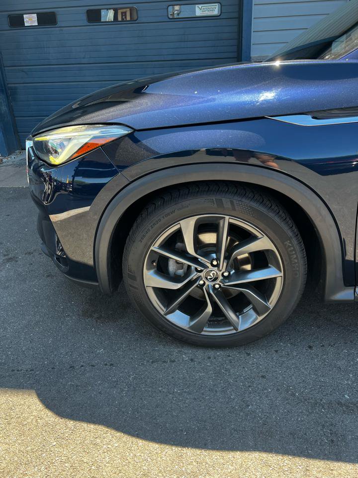 Used 2019 INFINITI QX50 Essential w/ Sensory Package AWD/4WD image 2