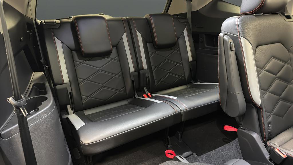 Used 2024 Volkswagen Atlas Peak Edition SEL image 26