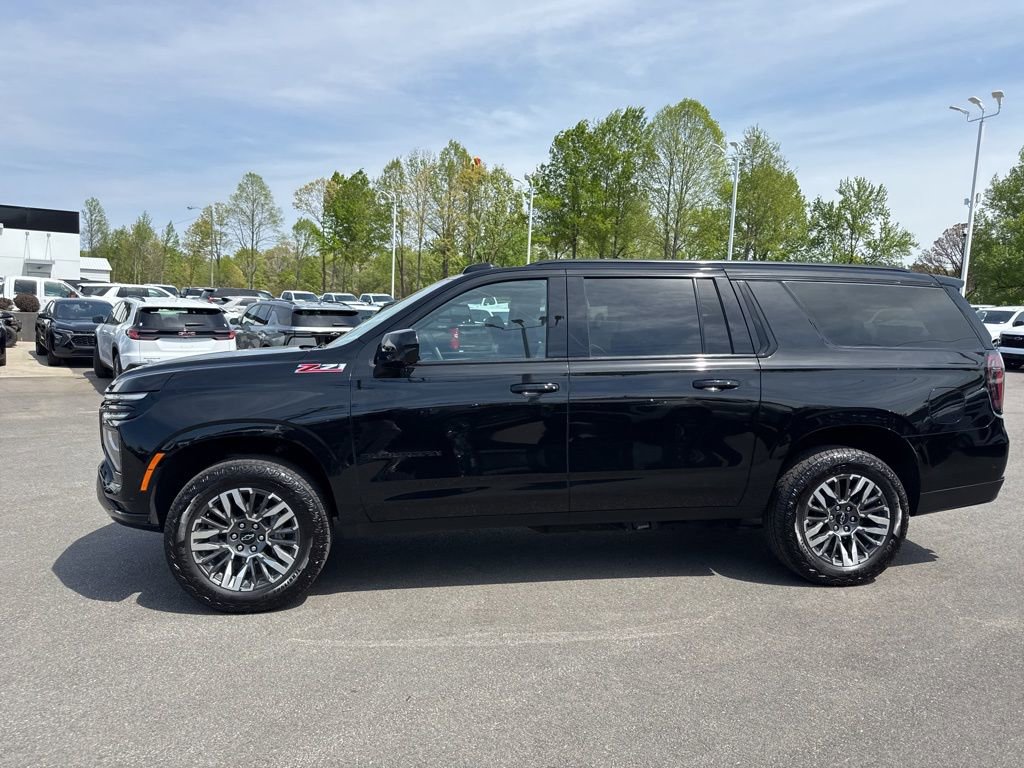 Used 2025 Chevrolet Suburban Z71 AWD/4WD image 2