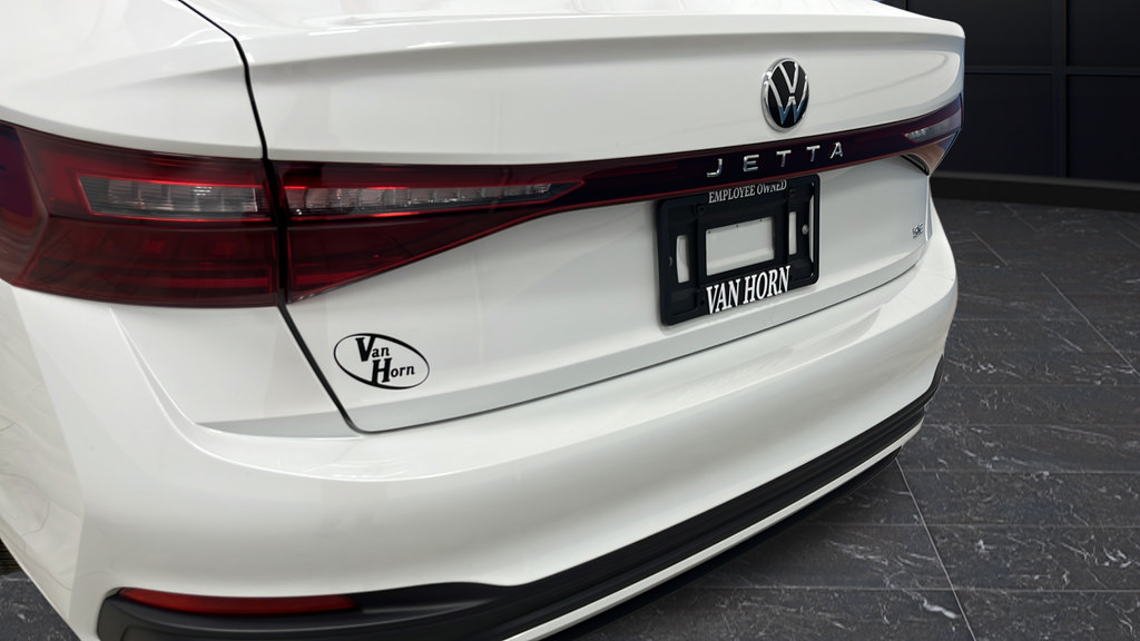 Used 2025 Volkswagen Jetta SE w/ Sunroof Package FWD image 36