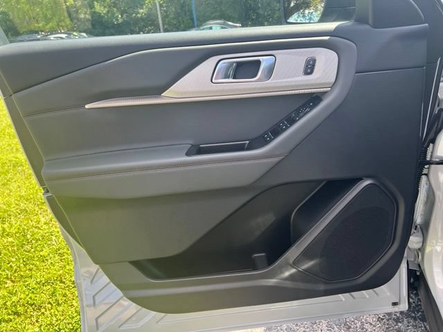 New 2026 Ford Explorer Active w/ Active Comfort Package AWD/4WD image 9