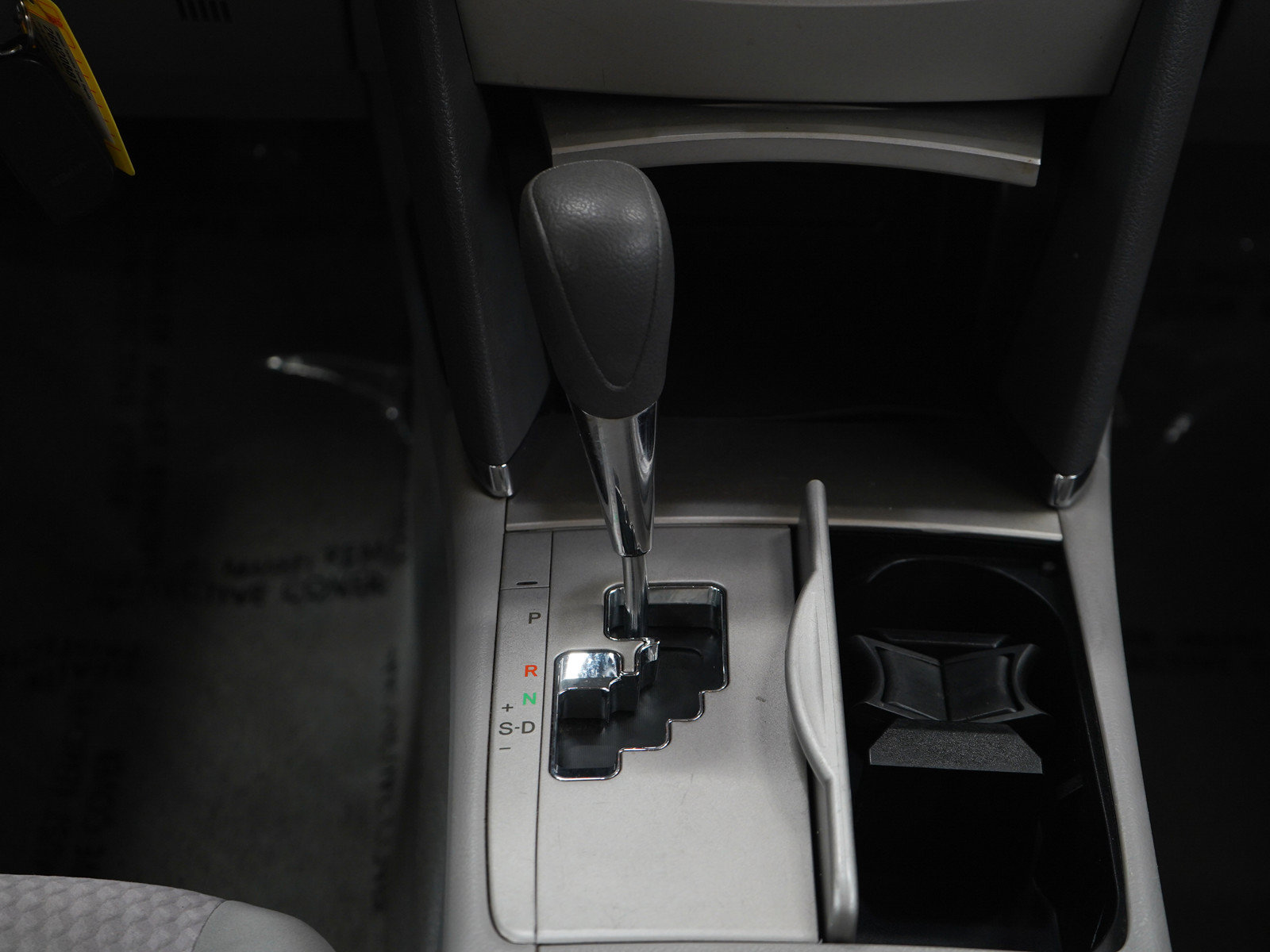 Used 2010 Toyota Camry LE FWD image 16