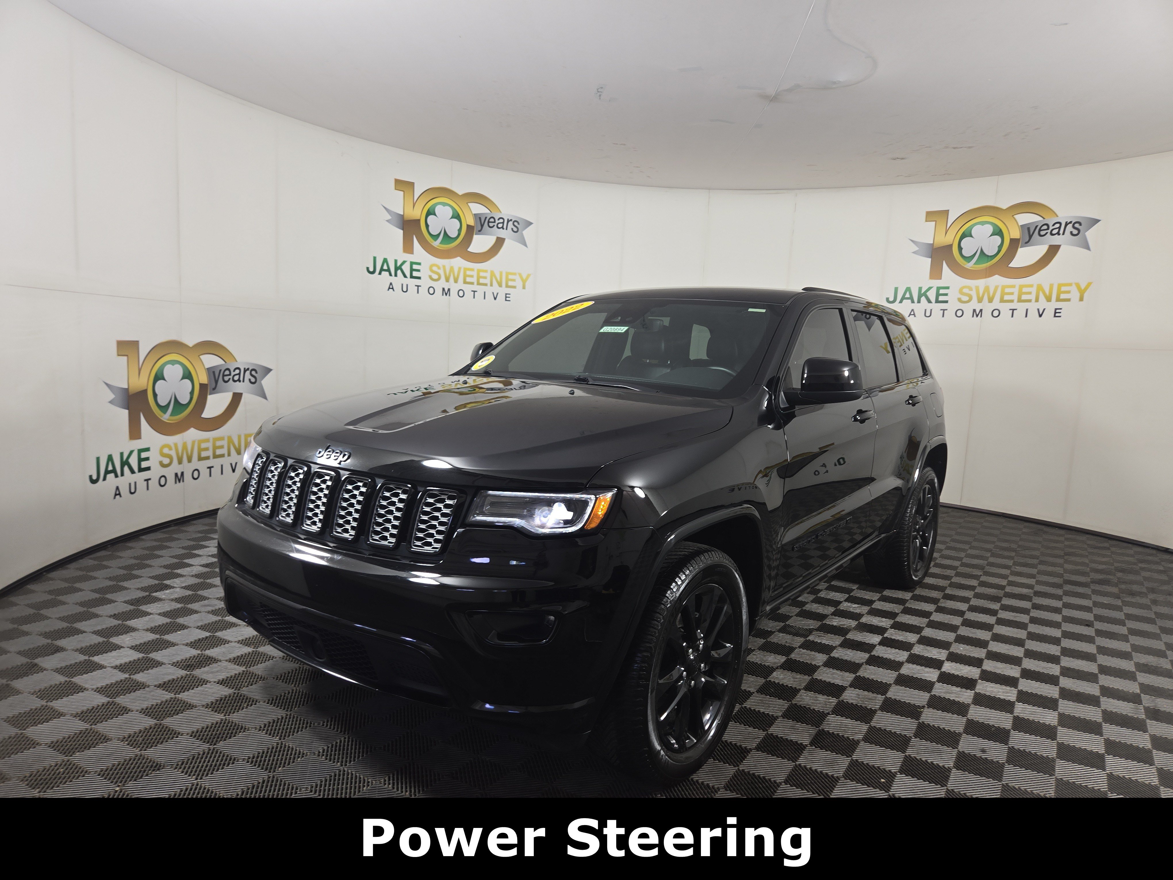 Used 2022 Jeep Grand Cherokee Laredo X AWD/4WD image 3
