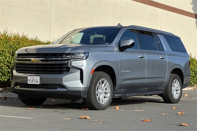 Used 2024 Chevrolet Suburban LT image 8