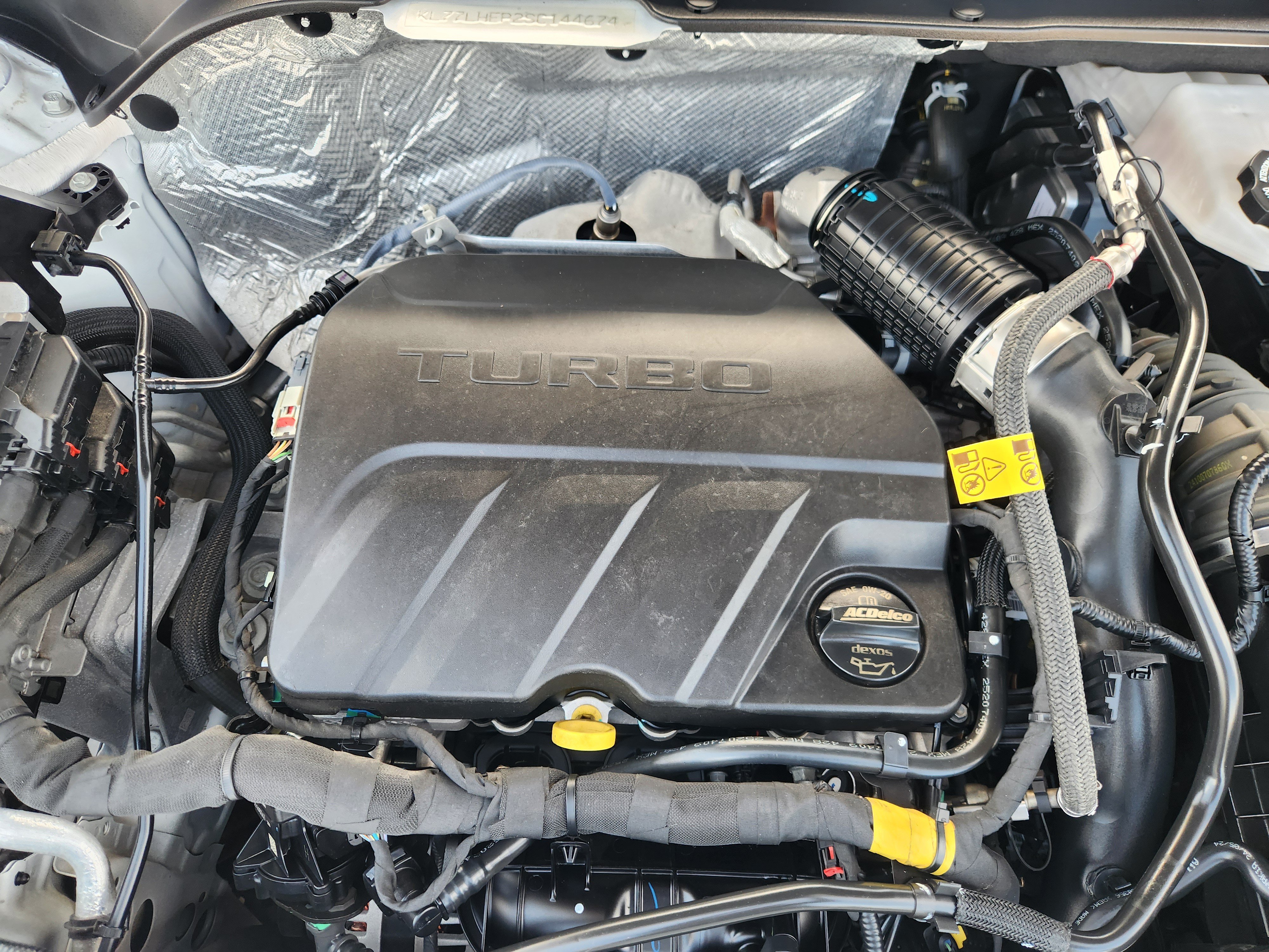 Used 2025 Chevrolet Trax LT FWD image 32