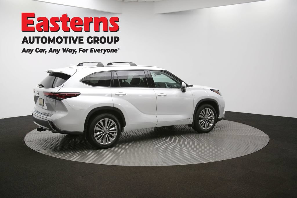 Used 2024 Toyota Highlander Platinum AWD/4WD image 48