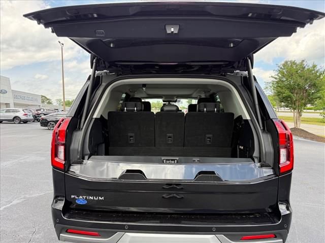 Used 2025 Ford Expedition Platinum AWD/4WD image 17