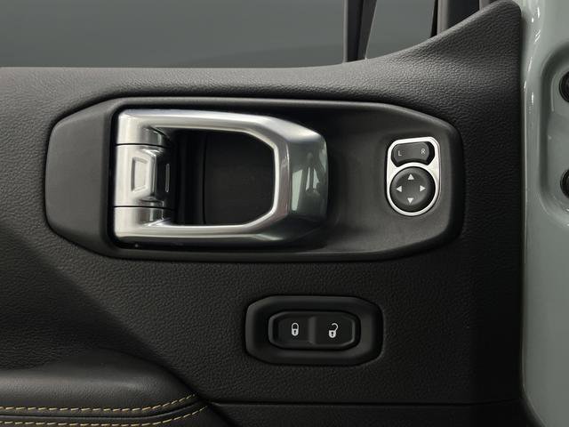 Used 2024 Jeep Wrangler Unlimited Sahara image 26