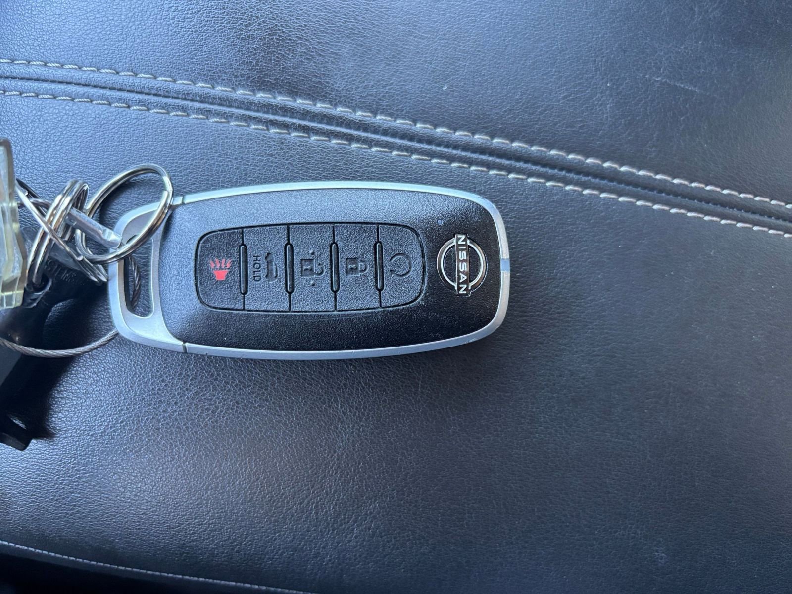 Used 2025 Nissan Pathfinder SV image 21