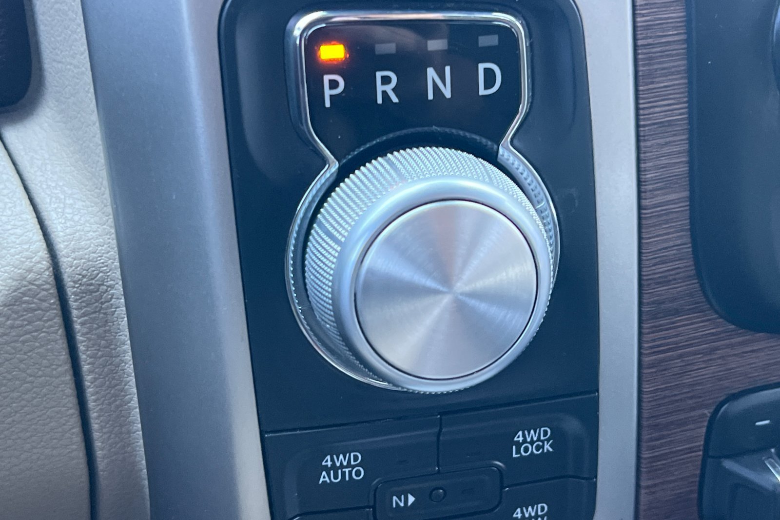 Used 2018 RAM 1500 Laramie w/ Convenience Group AWD/4WD image 24