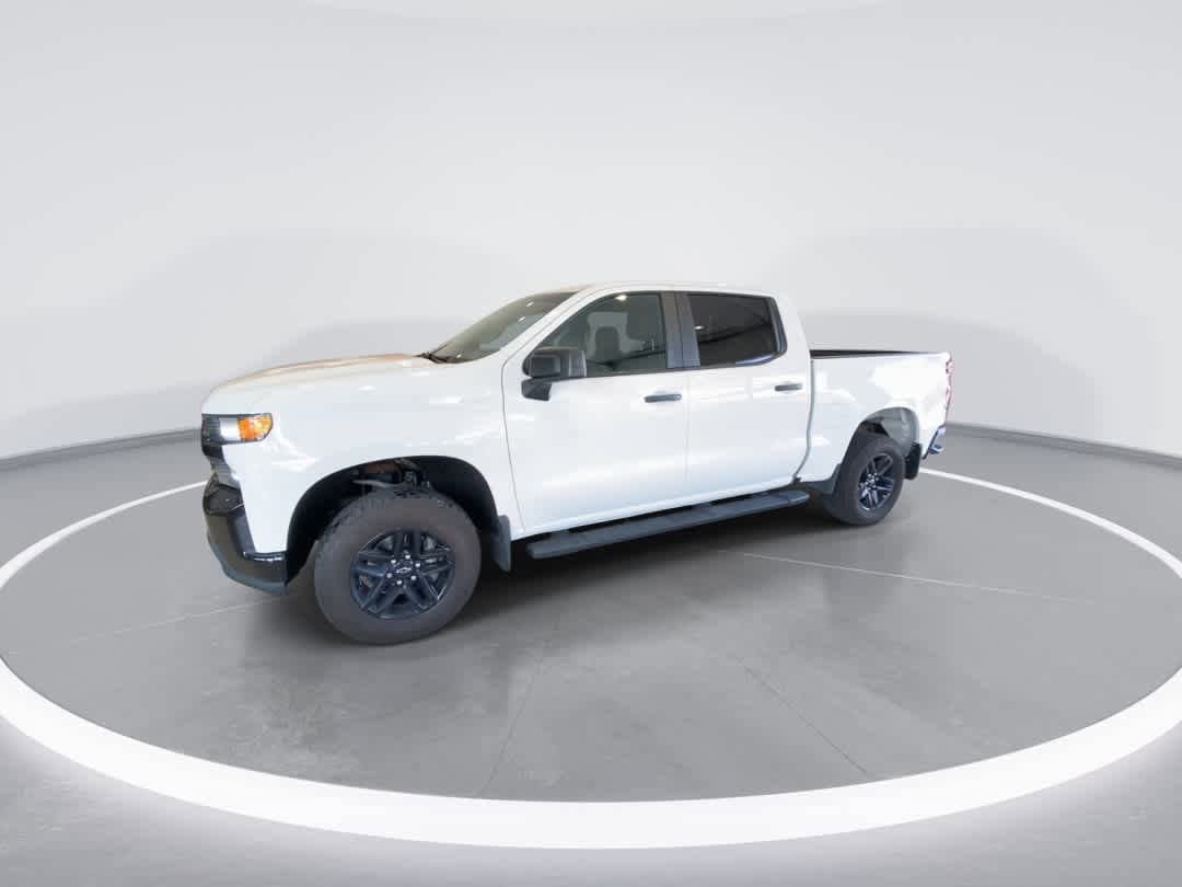 Used 2019 Chevrolet Silverado 1500 Custom Trail Boss w/ Custom Convenience Package AWD/4WD image 4