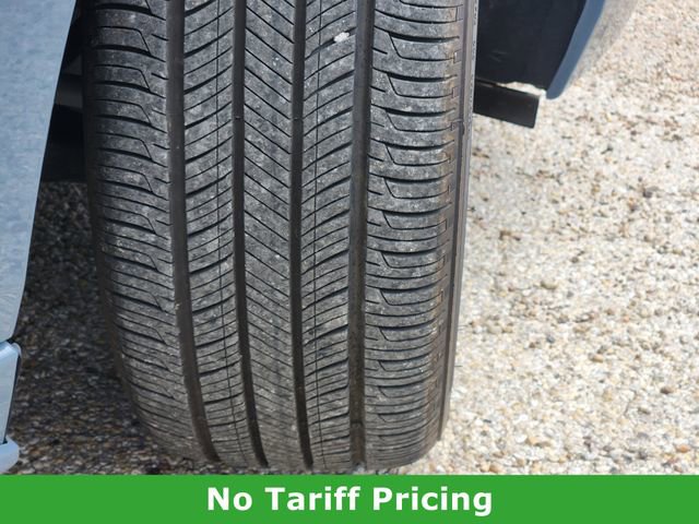 Used 2025 Nissan Sentra SR w/ SR Premium Package FWD image 9