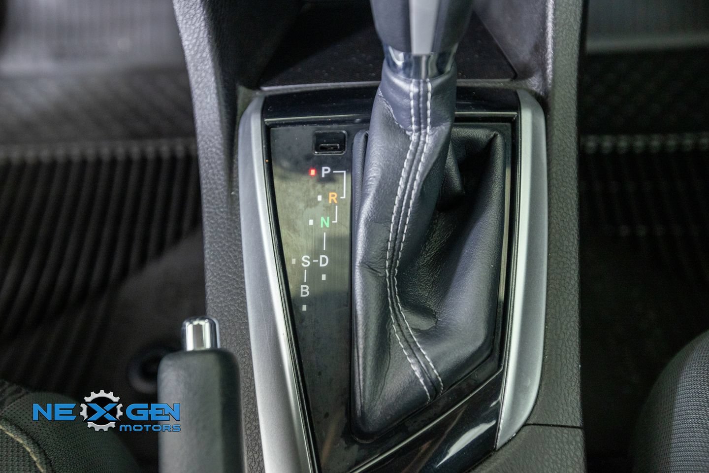 Used 2018 Toyota Corolla LE FWD image 22