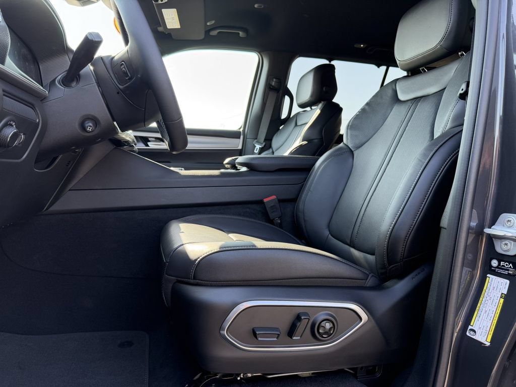 New 2026 Jeep Grand Wagoneer Limited w/ Convenience Group I AWD/4WD image 20