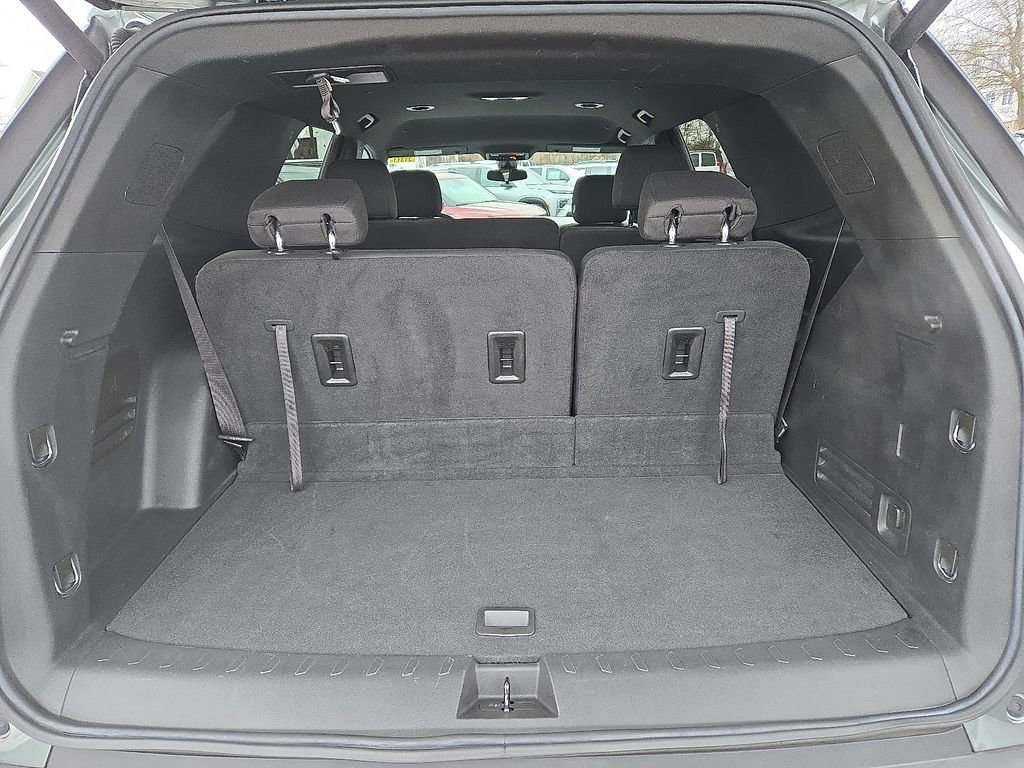 Used 2023 Chevrolet Traverse LT image 33