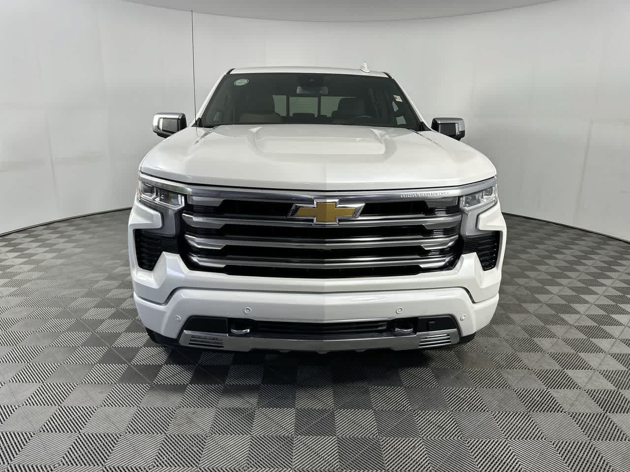 Used 2024 Chevrolet Silverado 1500 High Country AWD/4WD image 4