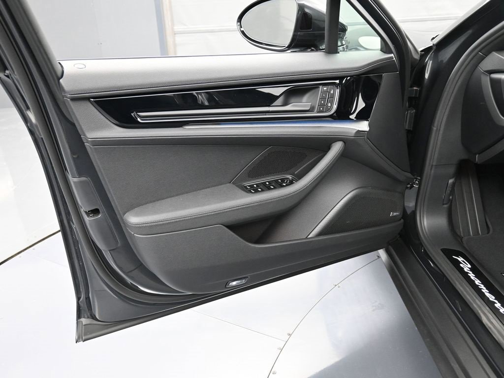 New 2026 Porsche Panamera 4 image 15