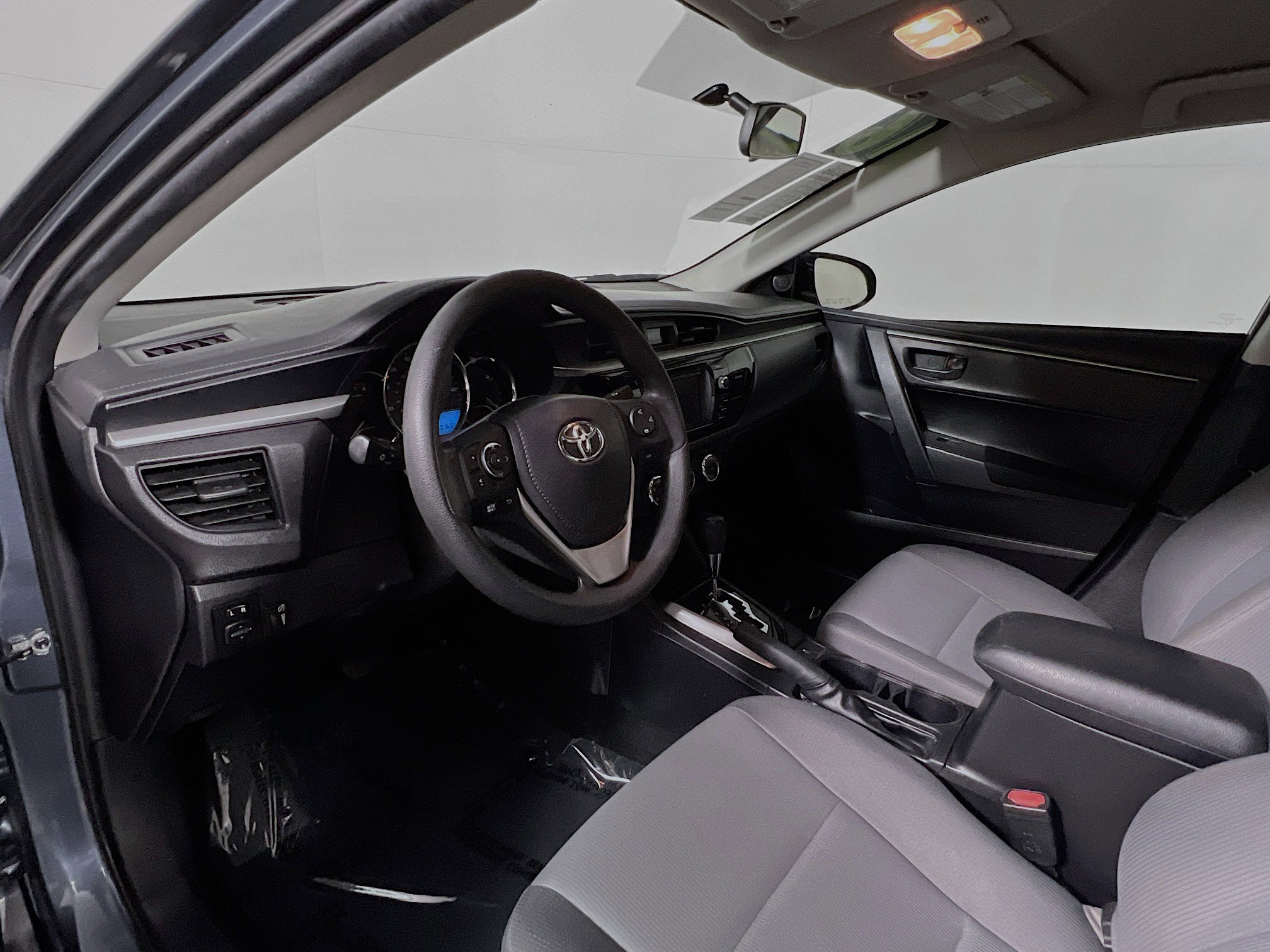 Used 2016 Toyota Corolla L image 29