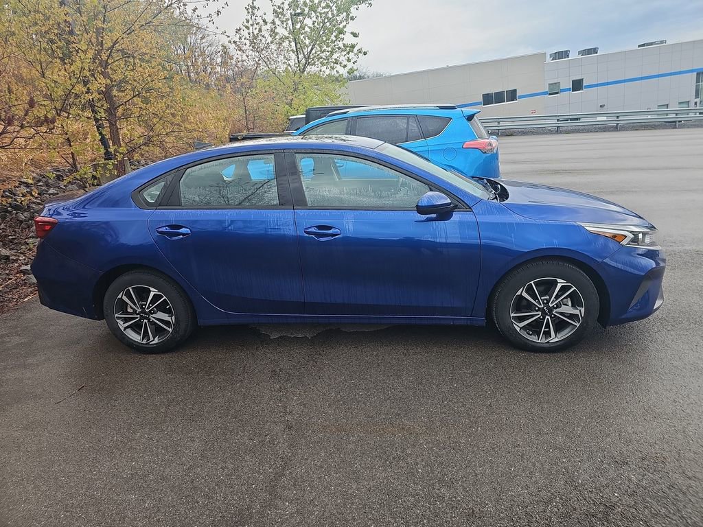 Used 2023 Kia Forte LXS FWD image 4