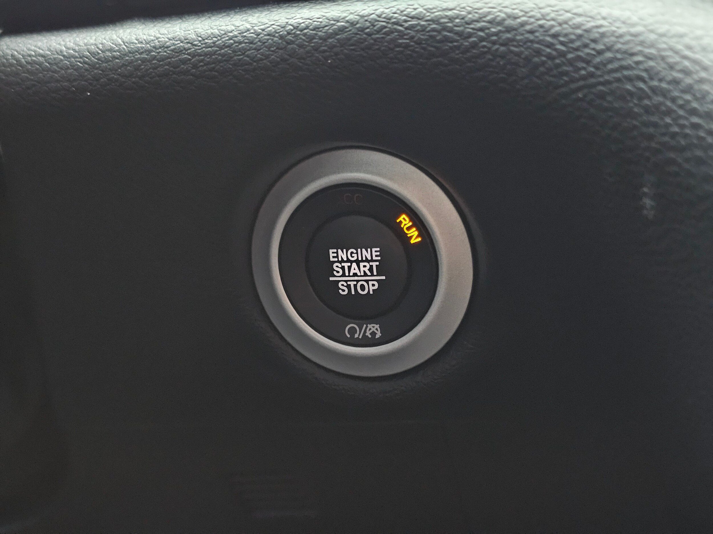 Used 2025 Chrysler Pacifica Select FWD image 33