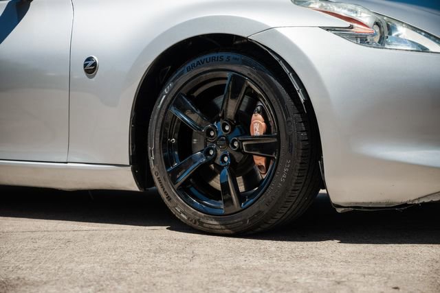 Used 2009 Nissan 370Z Touring w/ Sport Pkg image 38