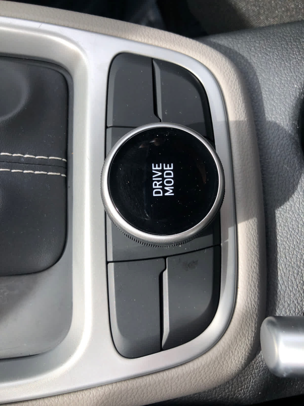 Used 2025 Hyundai Venue SEL FWD image 19