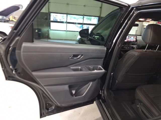 New 2026 Nissan Pathfinder Rock Creek w/ Rock Creek Premium Package AWD/4WD image 14