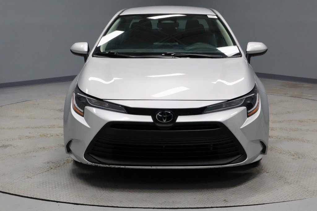 Used 2025 Toyota Corolla LE image 6