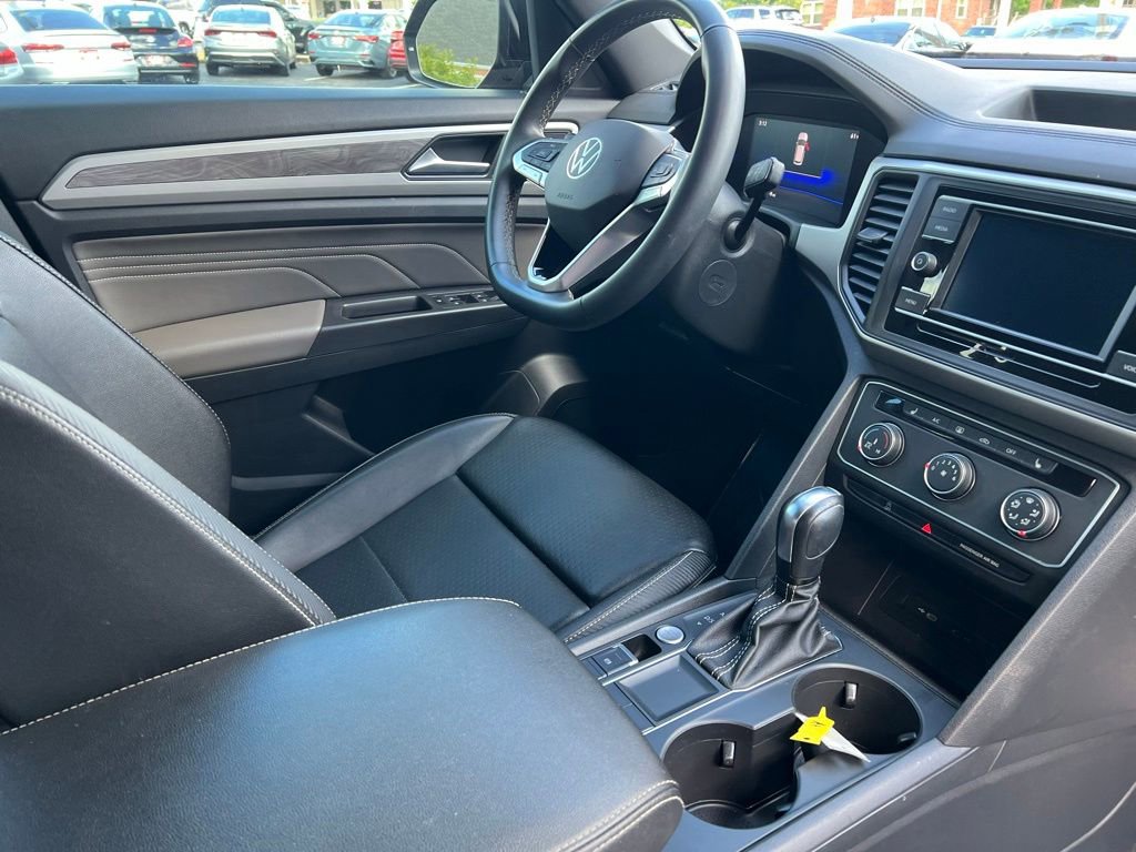 Used 2022 Volkswagen Atlas Cross Sport SE FWD image 31
