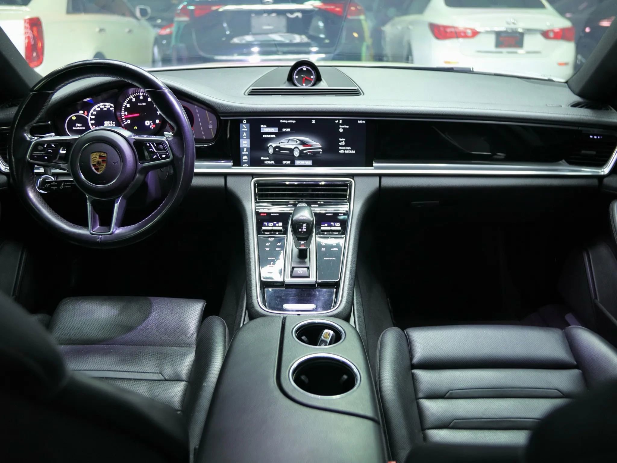 Used 2017 Porsche Panamera 4 image 34