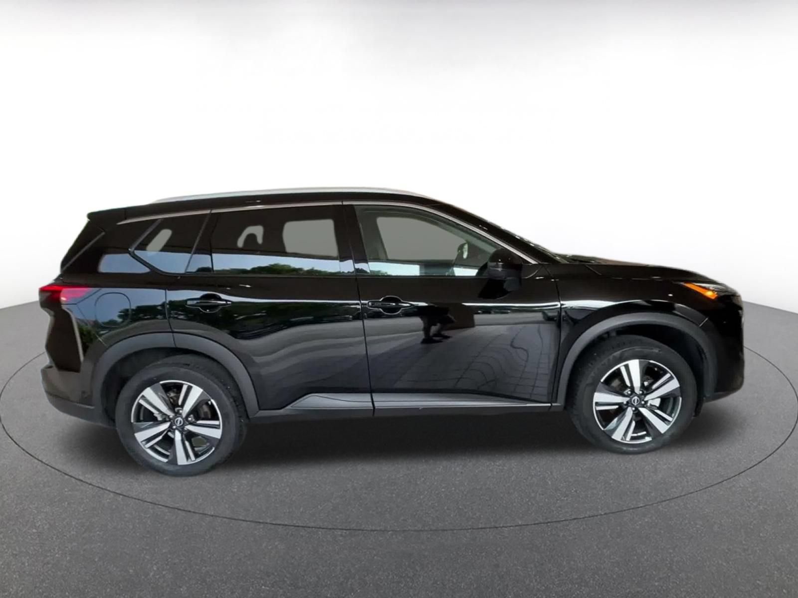 Used 2026 Nissan Rogue SL FWD image 15