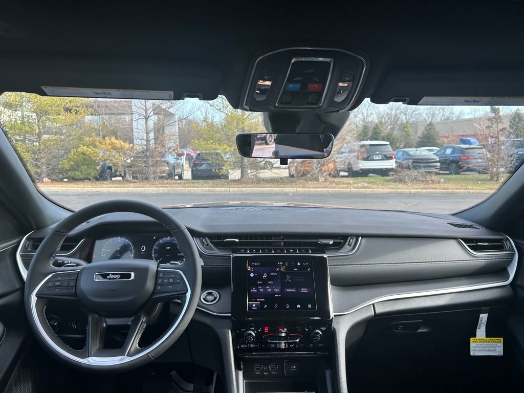 New 2025 Jeep Grand Cherokee L Altitude image 10