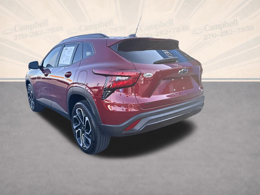 Used 2025 Chevrolet Trax RS image 3