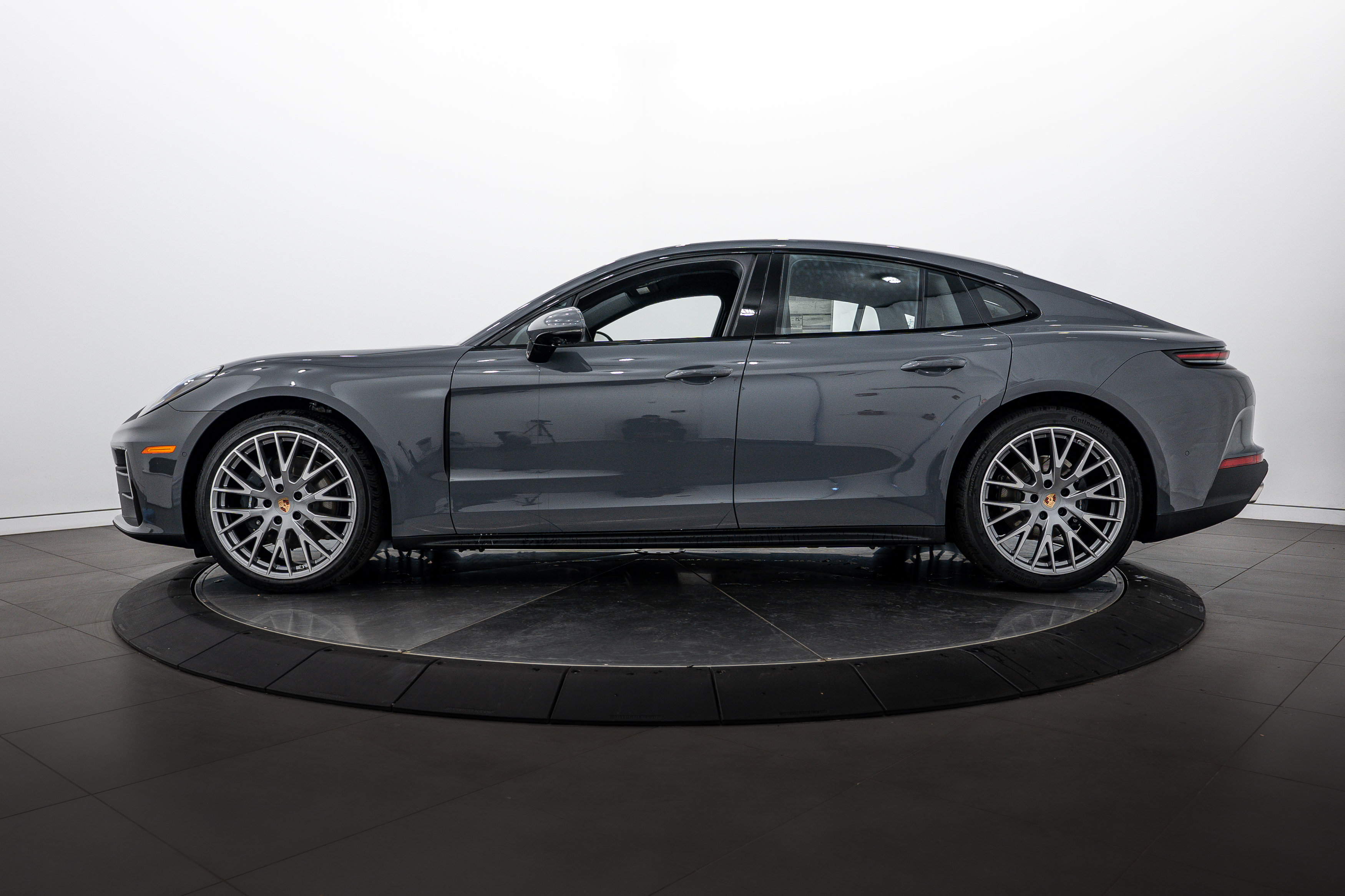 New 2026 Porsche Panamera 4 AWD/4WD image 2