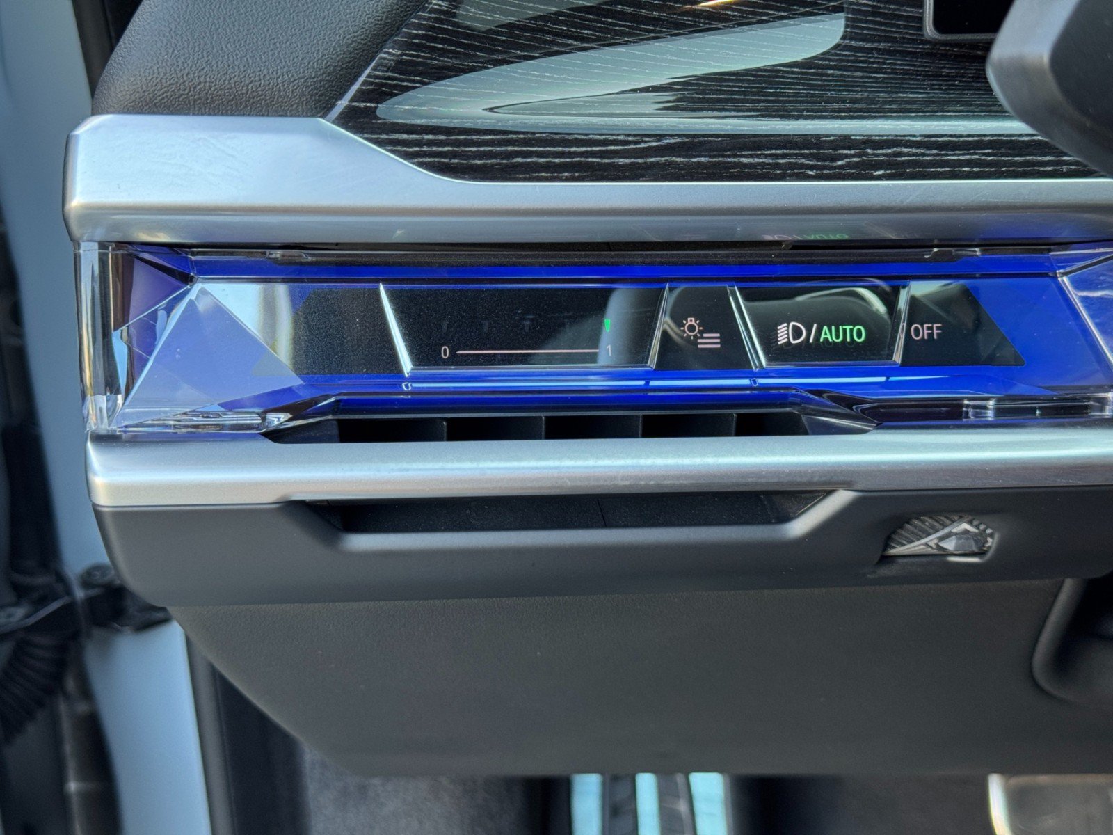 Used 2023 BMW 740i RWD image 19
