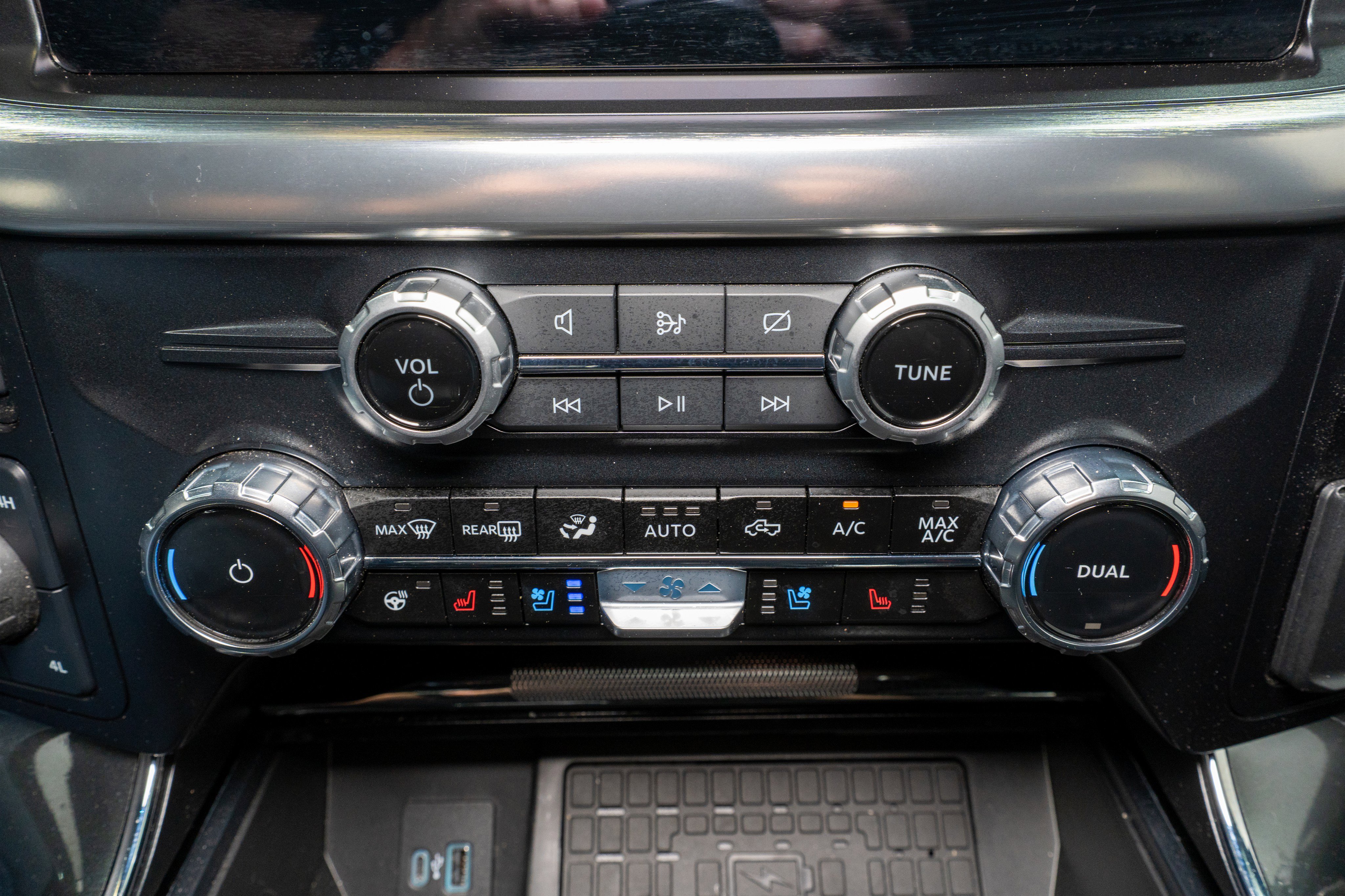 Used 2023 Ford F150 Lariat w/ Equipment Group 502A High image 25