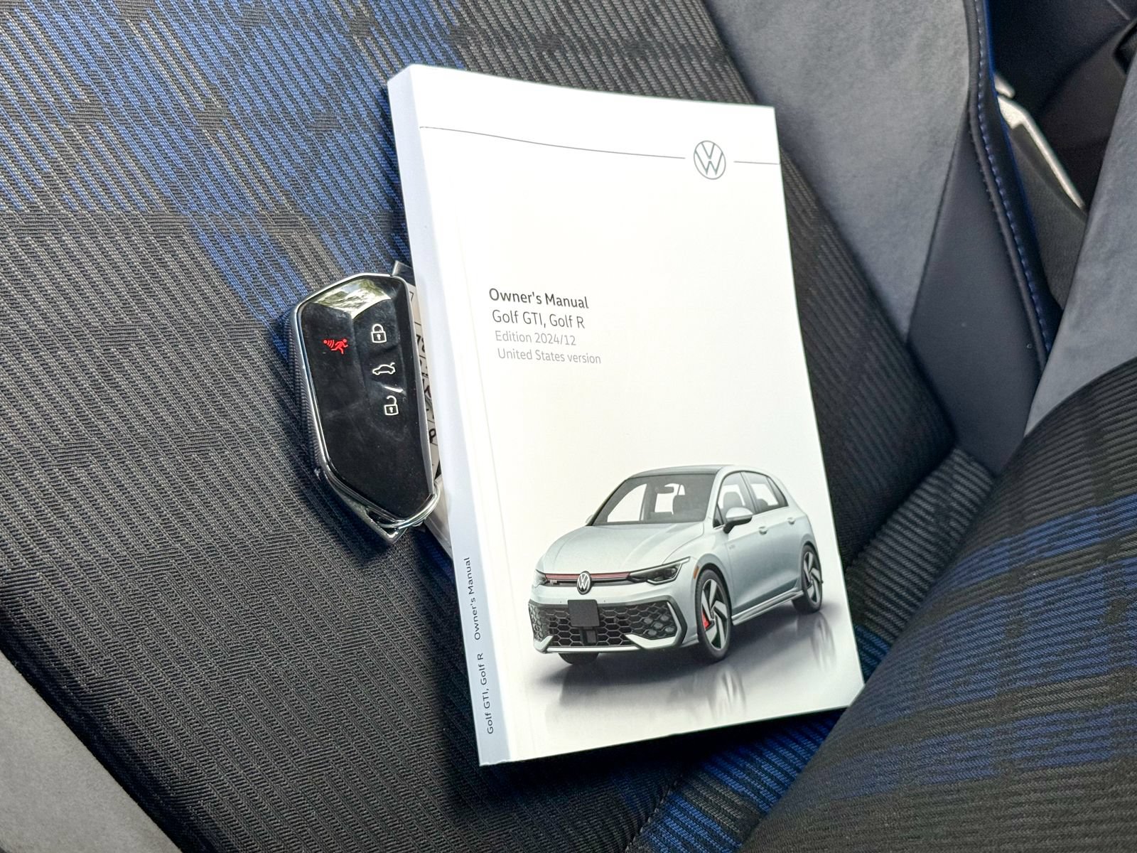 Used 2025 Volkswagen Golf R Black Edition AWD/4WD image 35