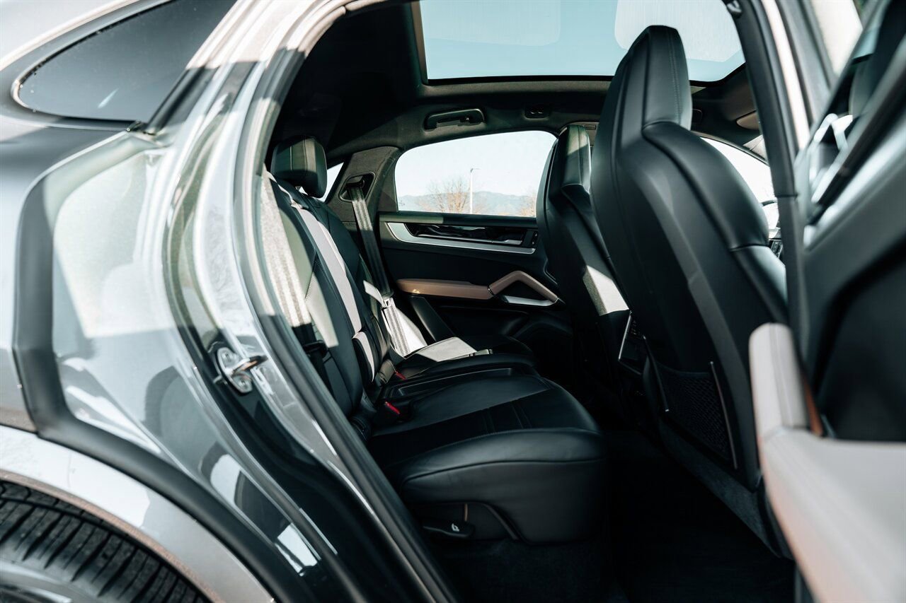 Used 2024 Porsche Cayenne Coupe image 44