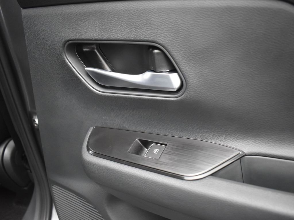 New 2026 Nissan Kicks SR w/ Cold Weather Package image 20