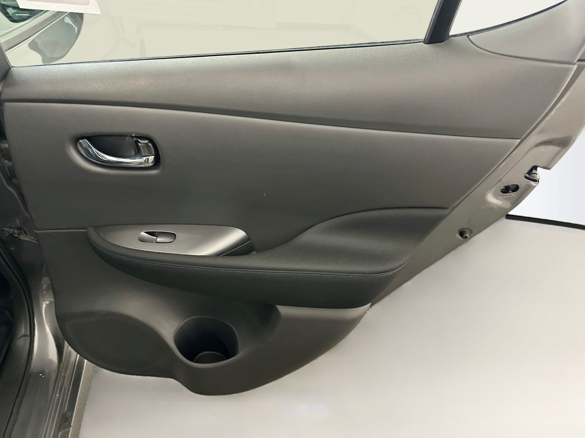 Used 2025 Nissan Leaf S FWD image 30