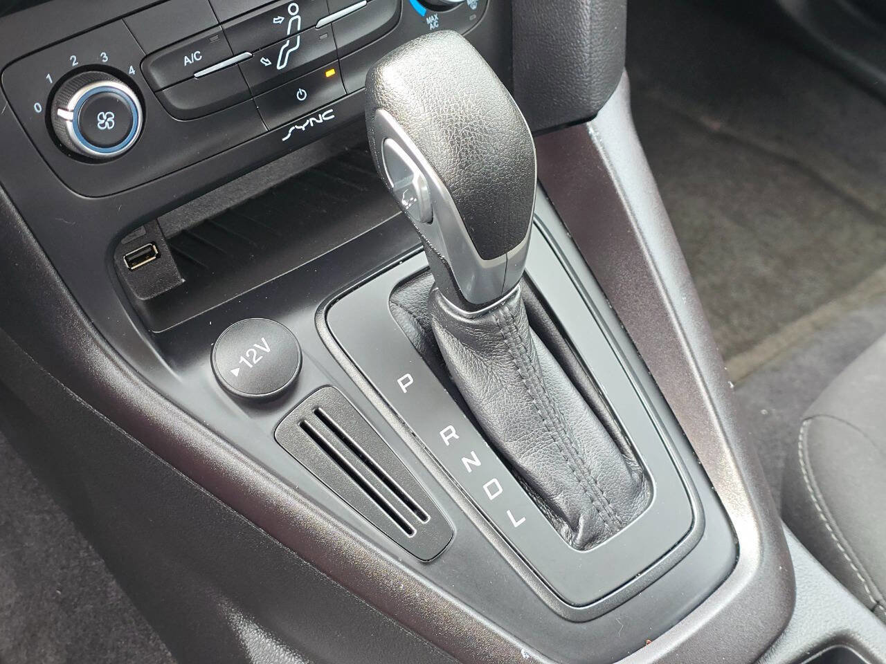 Used 2018 Ford Focus SE image 27