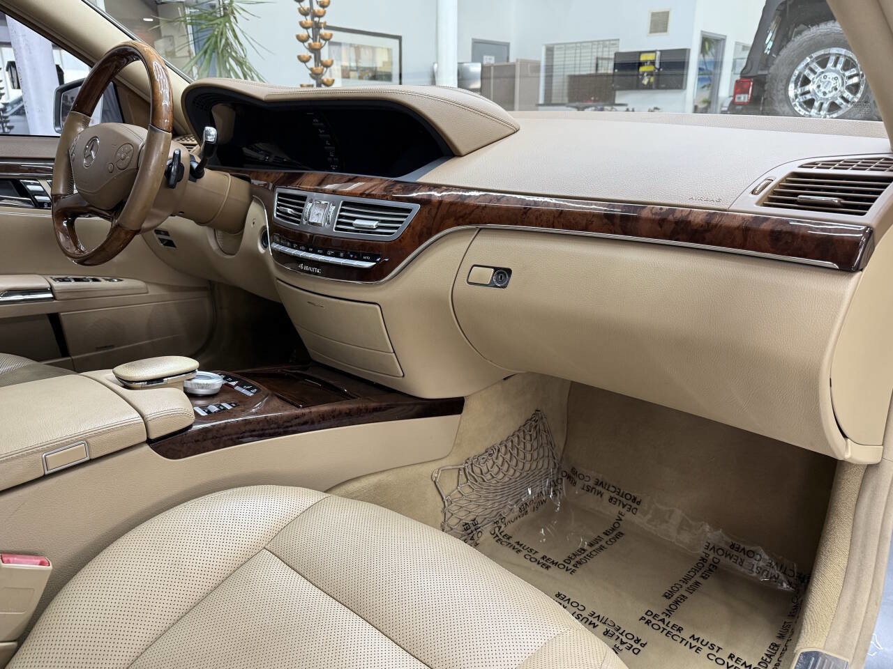 Used 2011 Mercedes-Benz S 550 4MATIC image 18