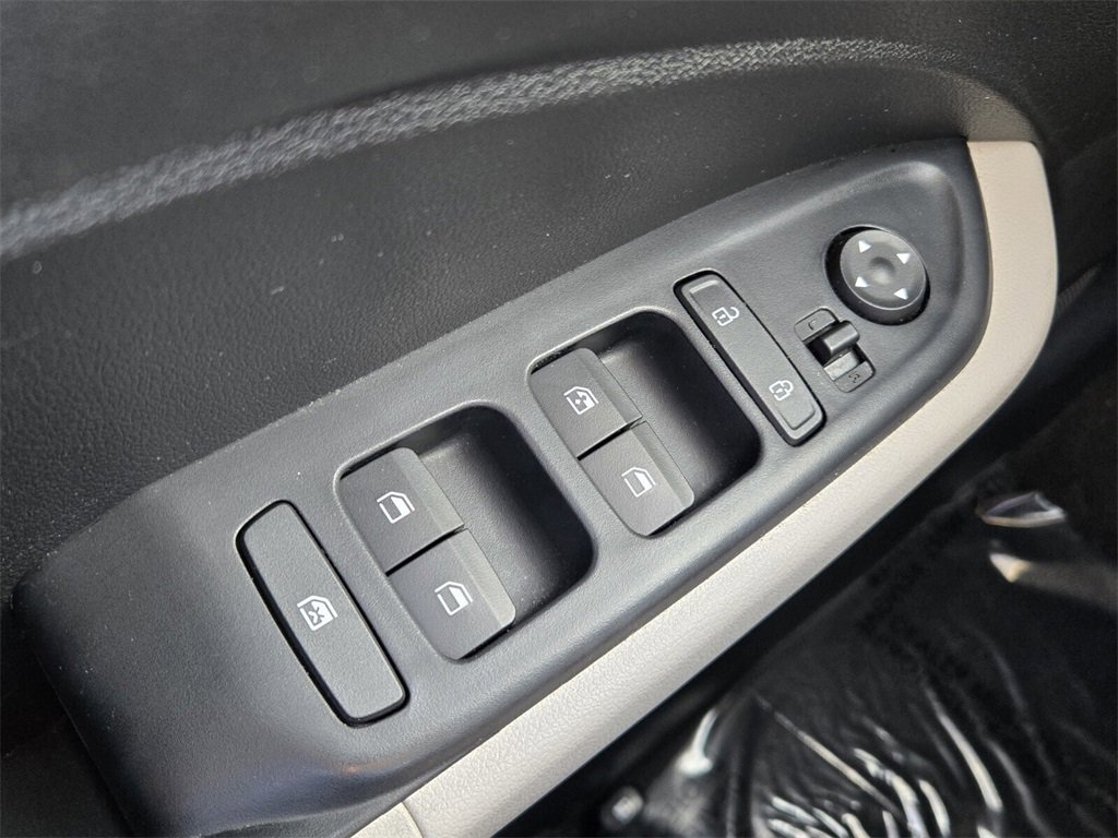 Certified 2024 Hyundai Venue SEL image 29