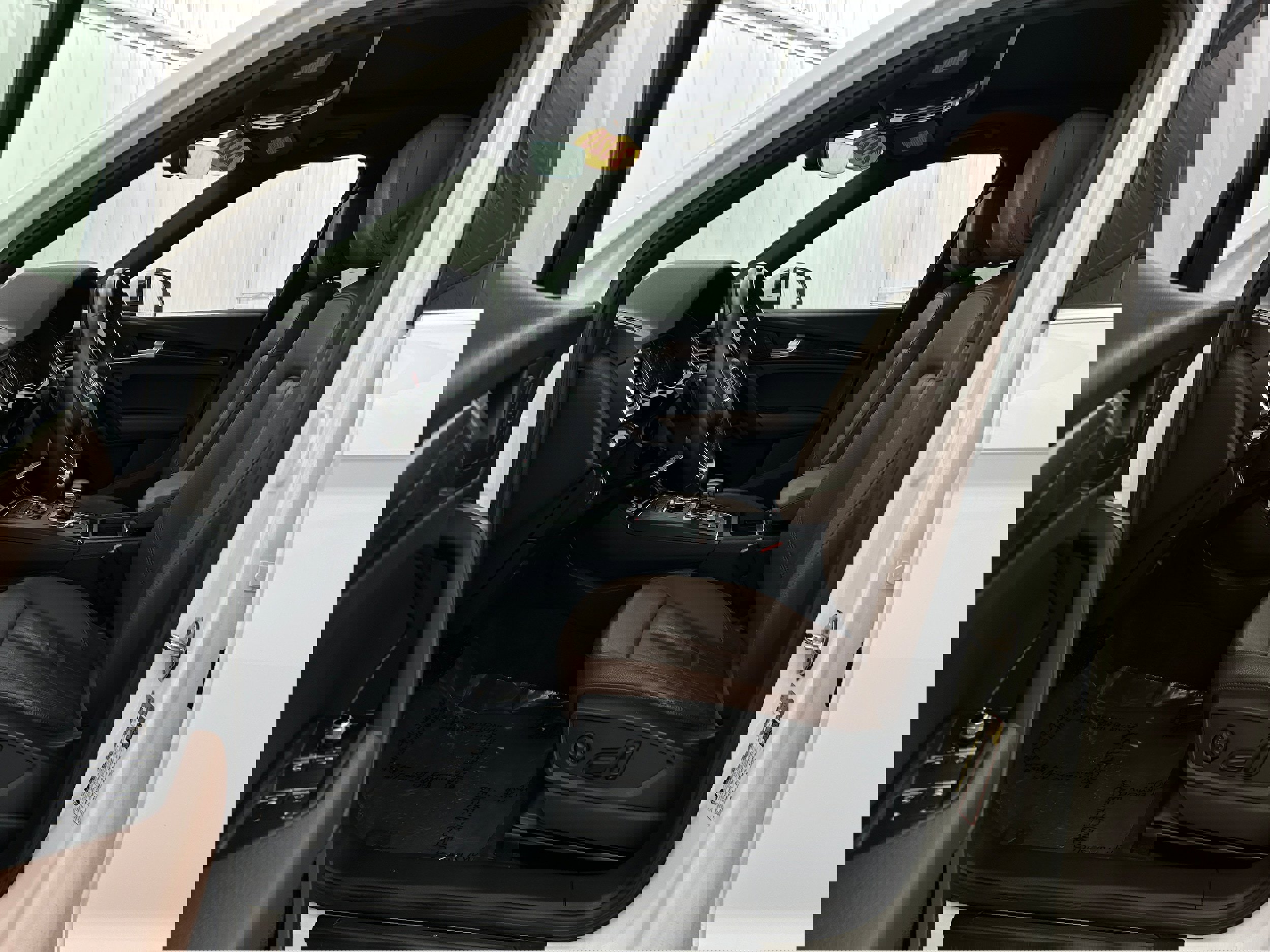 Used 2020 Audi Q5 2.0T Premium w/ Convenience Package image 4