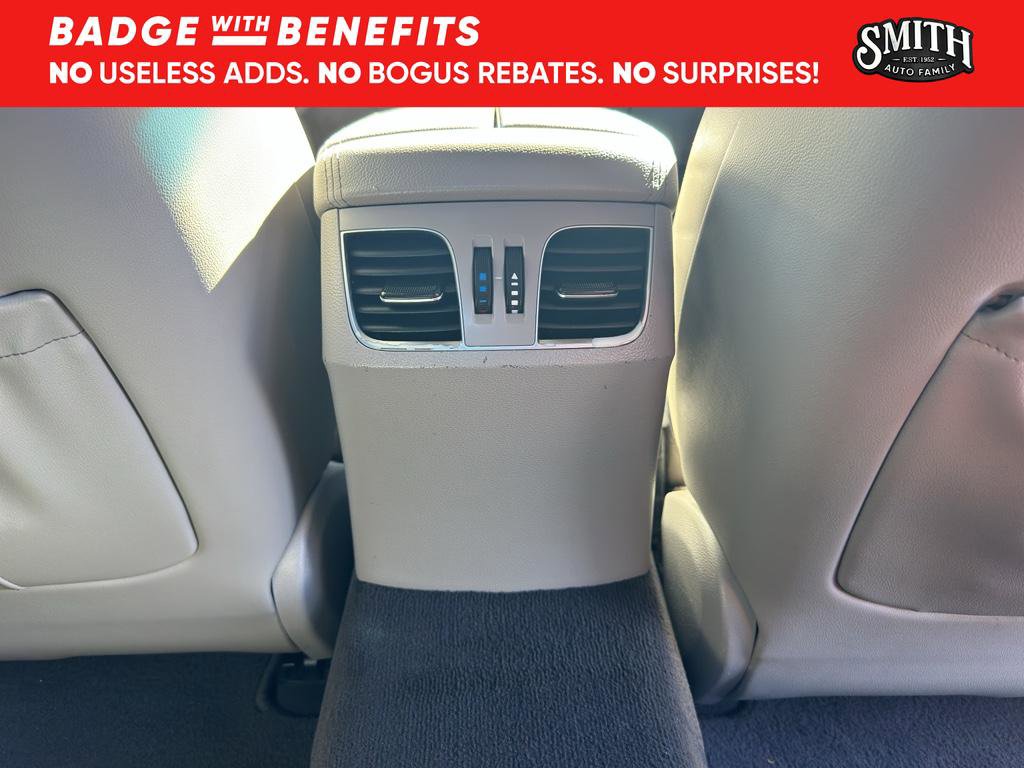 Used 2015 Hyundai Genesis 3.8 image 12