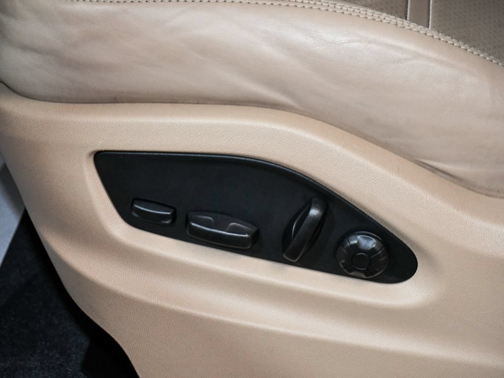 Used 2023 Porsche Cayenne AWD/4WD image 42