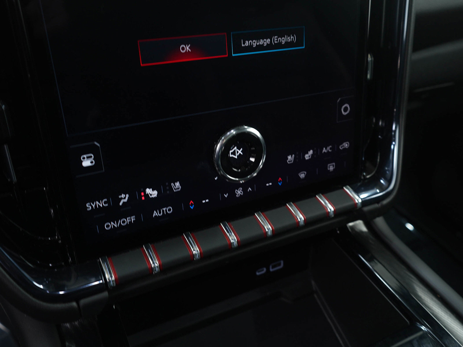 Used 2025 GMC Yukon XL AT4 w/ AT4 Premium Package image 23