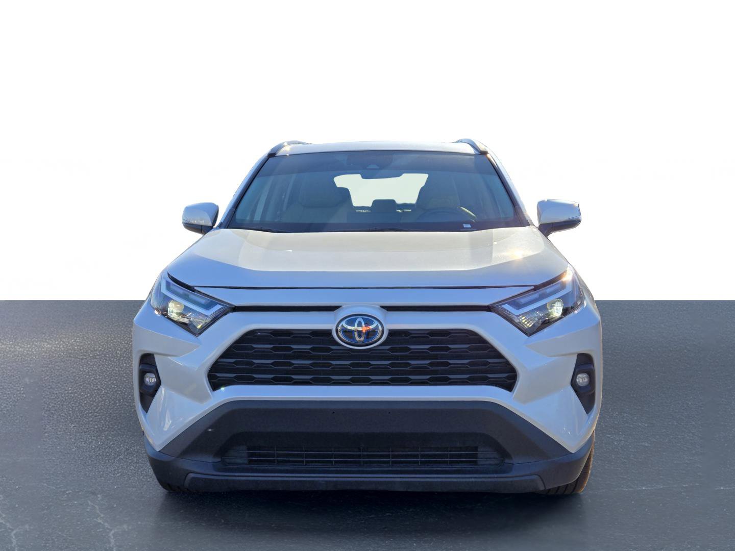 Used 2023 Toyota RAV4 XLE Premium image 2