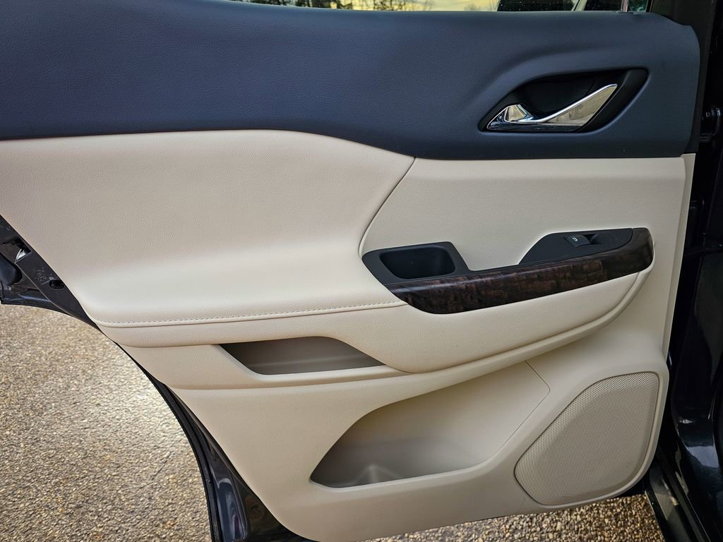 Certified 2023 GMC Acadia Denali w/ Denali Ultimate Package image 36